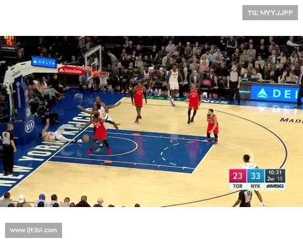 NBA强行快攻战术解析:突破防线与快速转换的制胜秘诀 NBA强行快攻战术解析:突破防线与快速转换的制胜秘诀